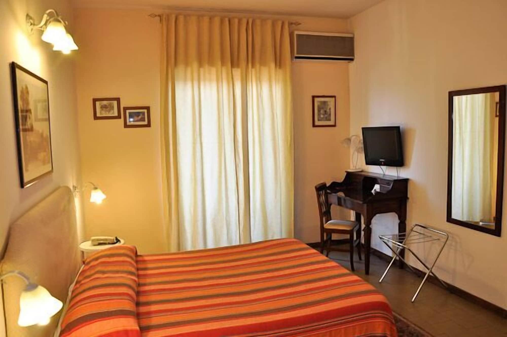 Tk Hotel - Ex Ares San Giovanni La Punta Zewnętrze zdjęcie