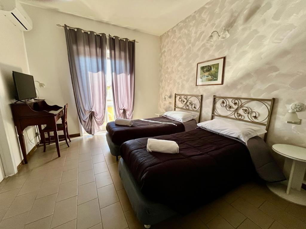 Tk Hotel - Ex Ares San Giovanni La Punta Zewnętrze zdjęcie